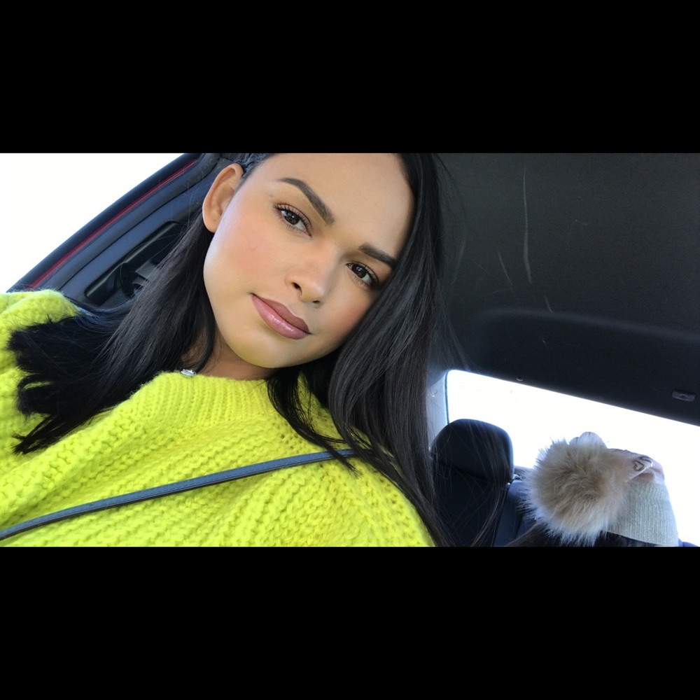 Meet your Posher, Yesenia